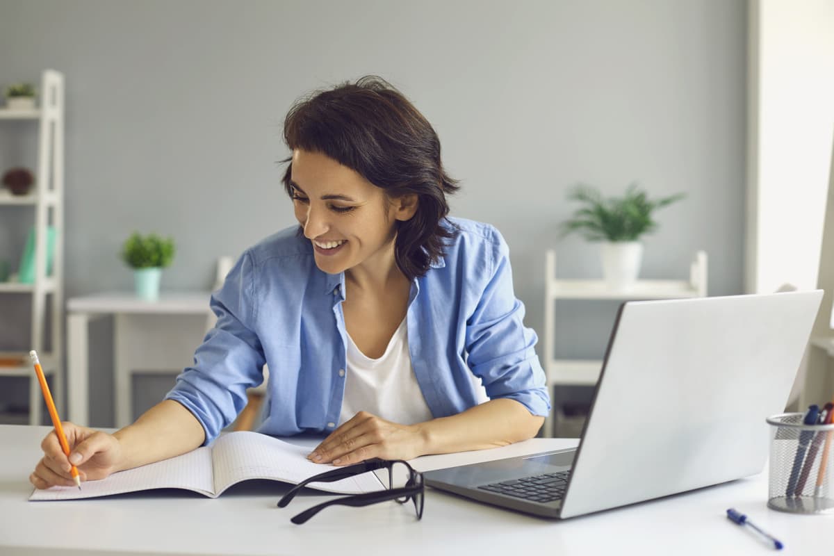 Haz de tu pasión tu oficio con nuestros Cursos Formativos